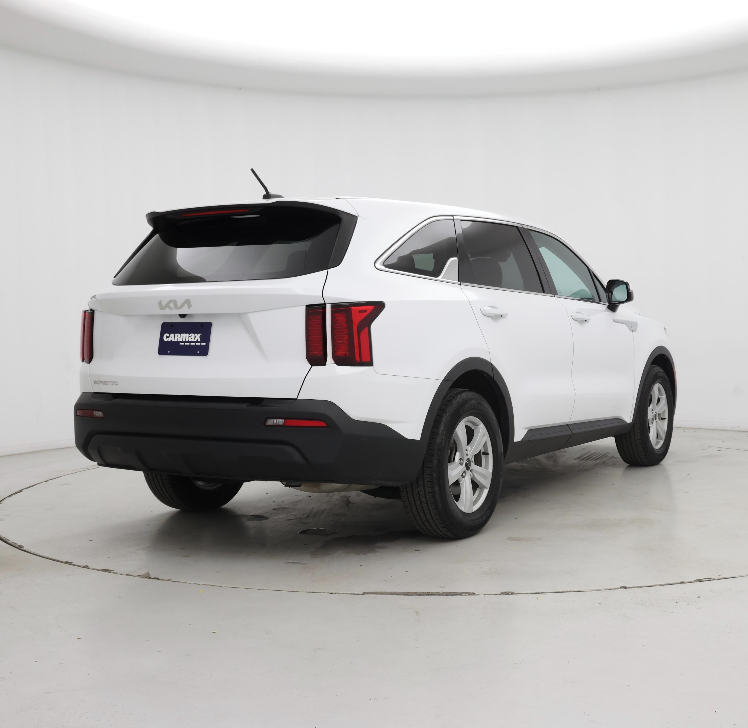 Thumbnail: 2023 Kia Sorento - 8