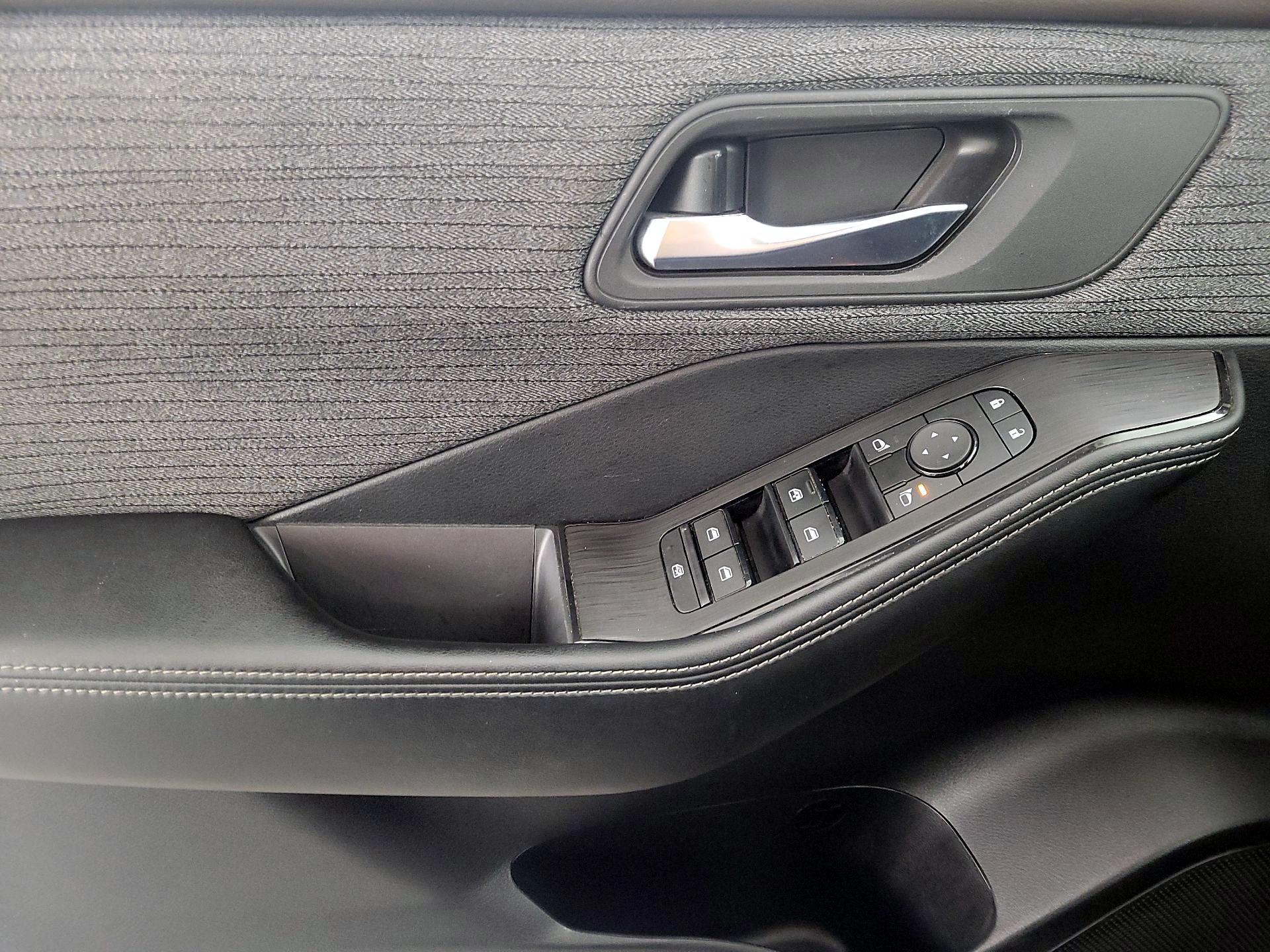 Thumbnail: 2023 Nissan Rogue - 12