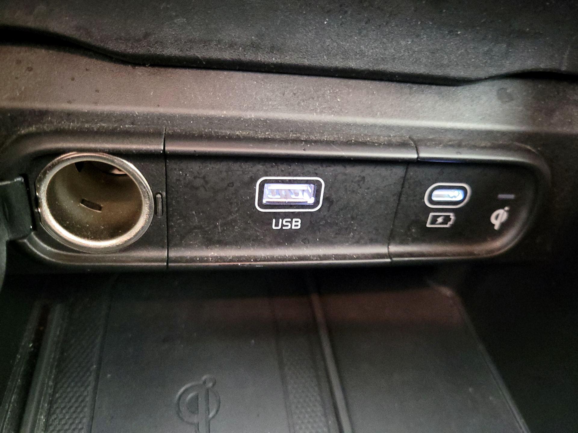 Thumbnail: 2023 Kia Telluride - 17