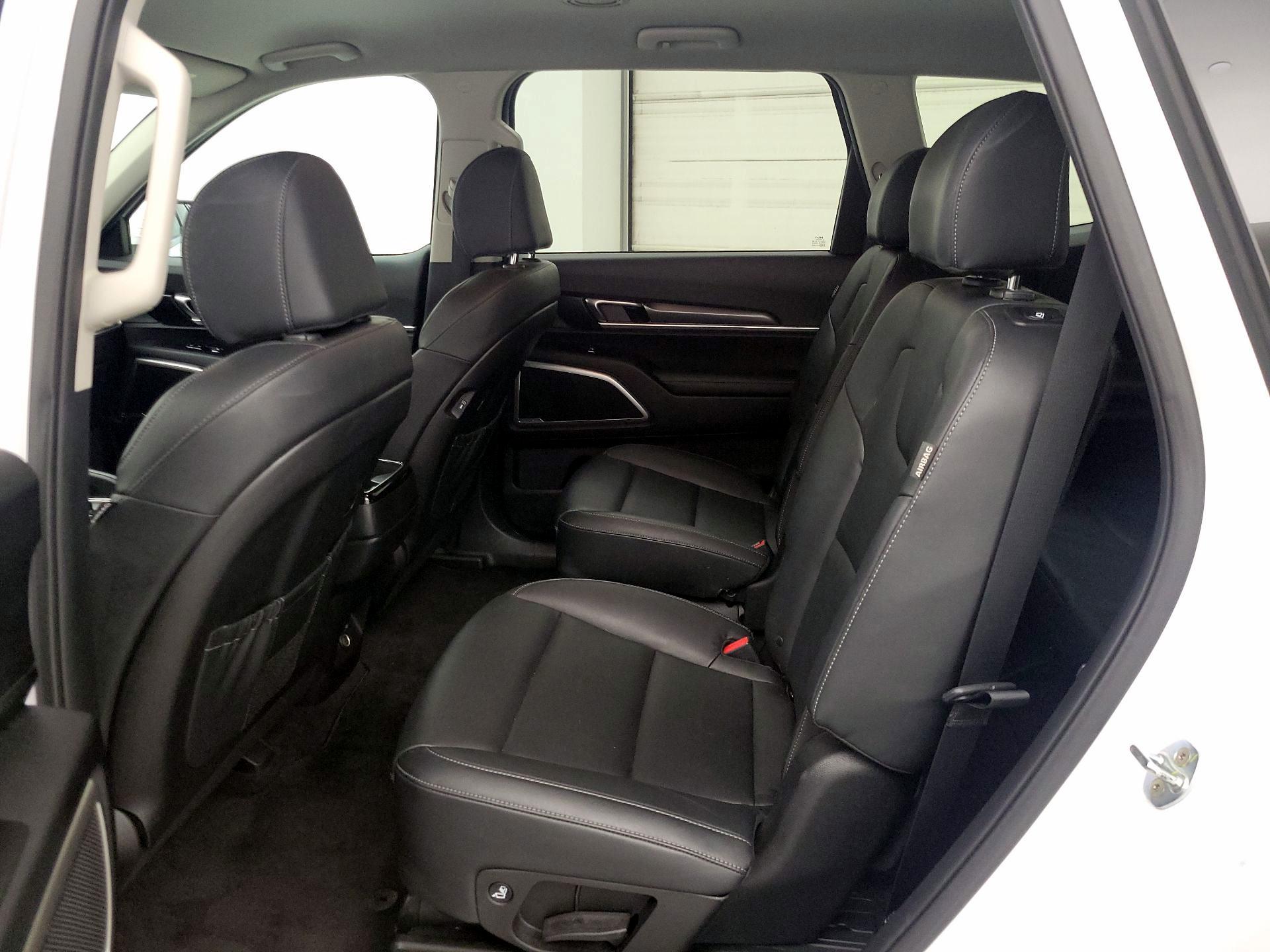 Thumbnail: 2023 Kia Telluride - 18