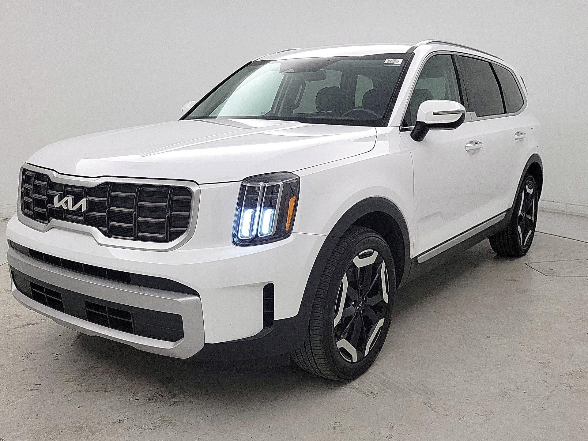 Thumbnail: 2023 Kia Telluride - 3