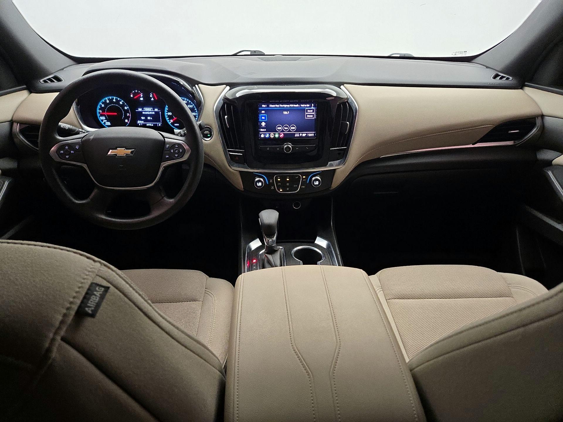 Thumbnail: 2022 Chevrolet Traverse - 9