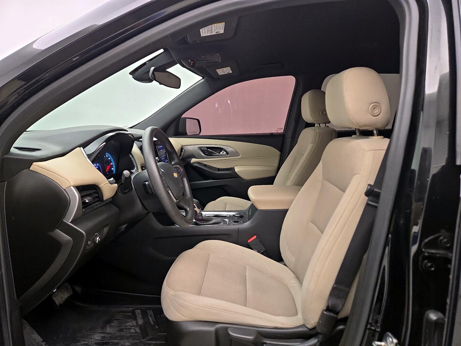 Thumbnail: 2022 Chevrolet Traverse - 11