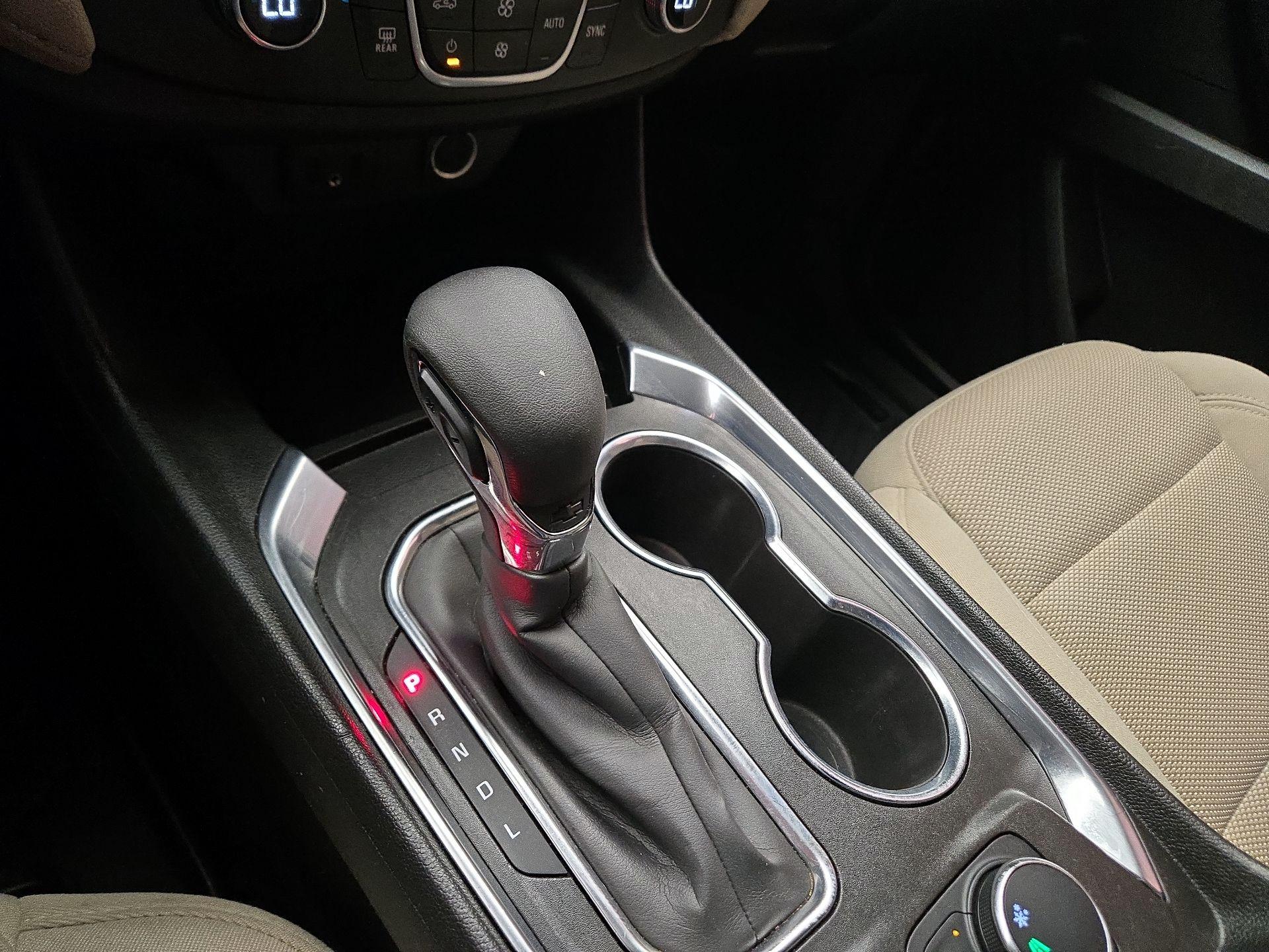 Thumbnail: 2022 Chevrolet Traverse - 17