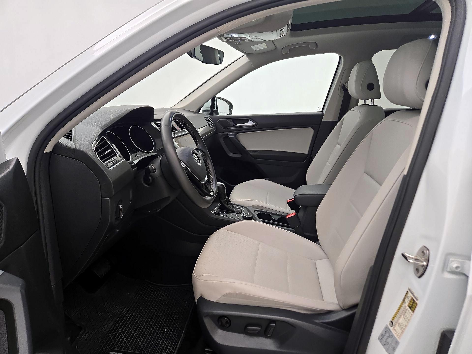 Thumbnail: 2021 Volkswagen Tiguan - 11