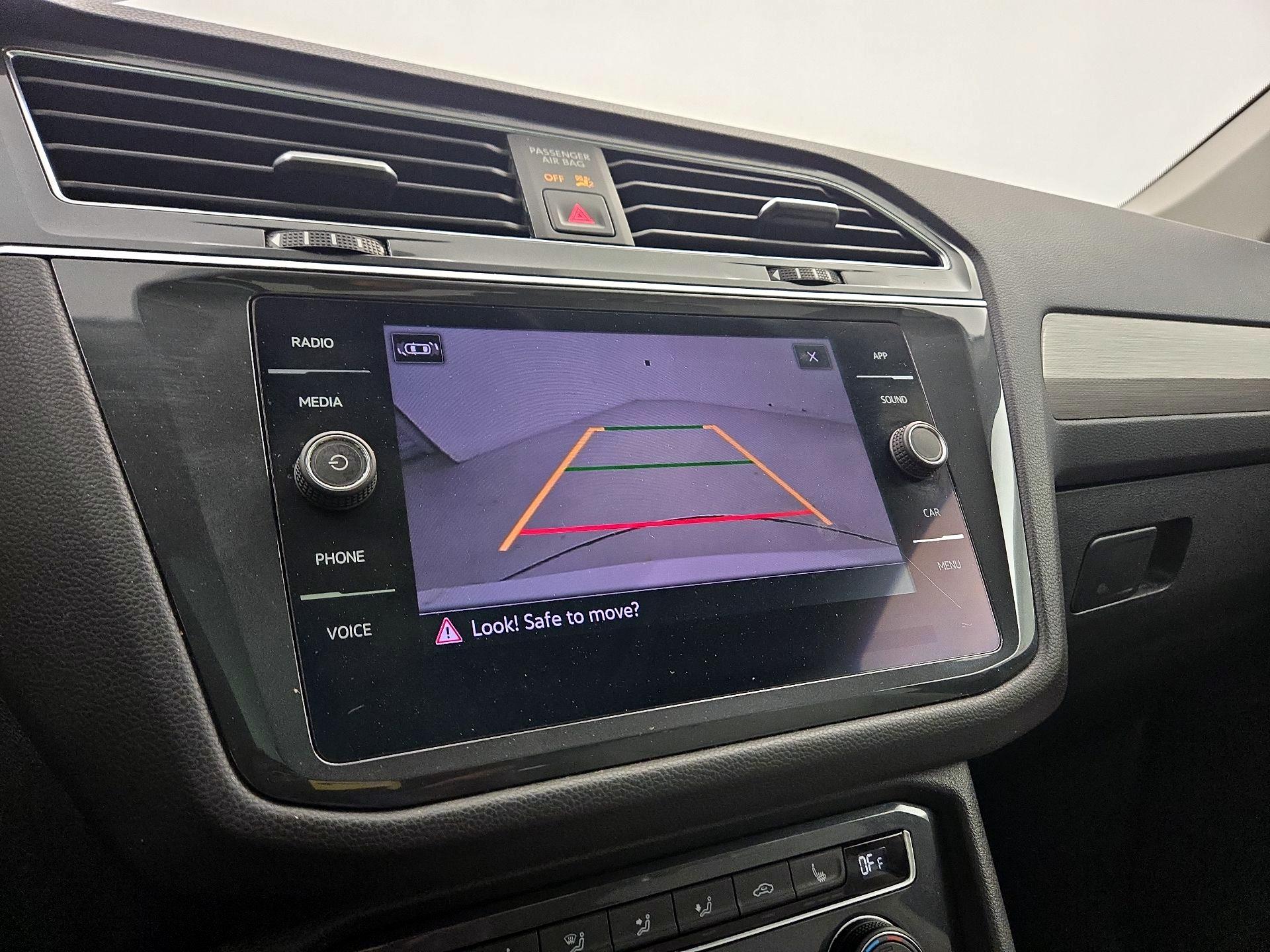 Thumbnail: 2021 Volkswagen Tiguan - 14