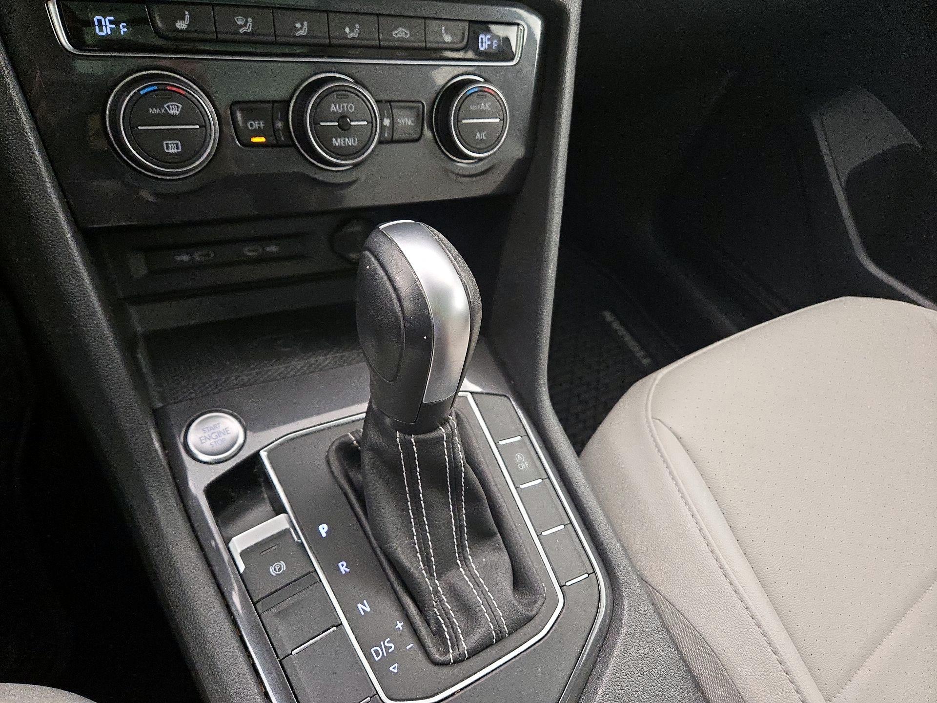 Thumbnail: 2021 Volkswagen Tiguan - 17