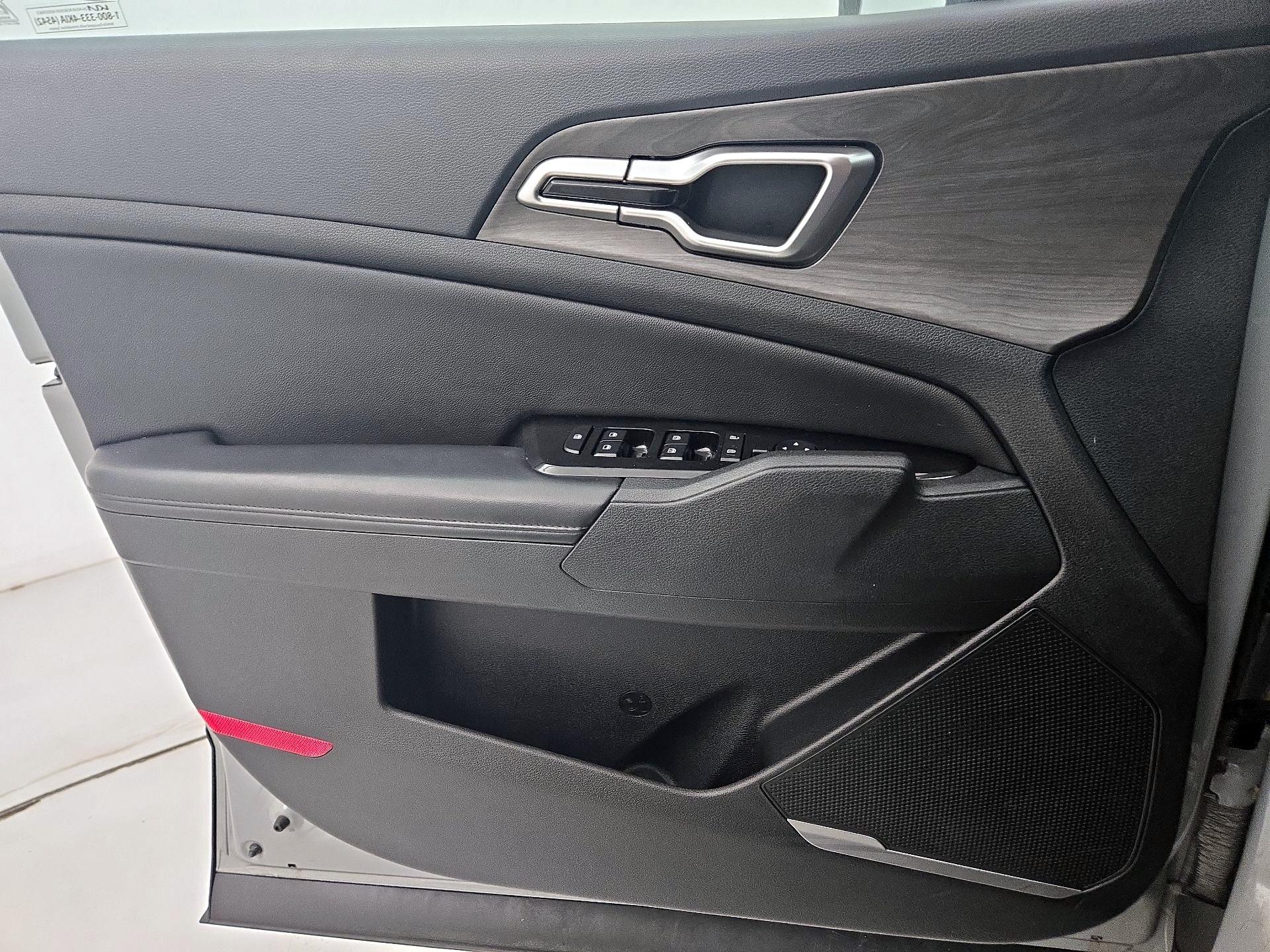 Thumbnail: 2023 Kia Sportage - 12