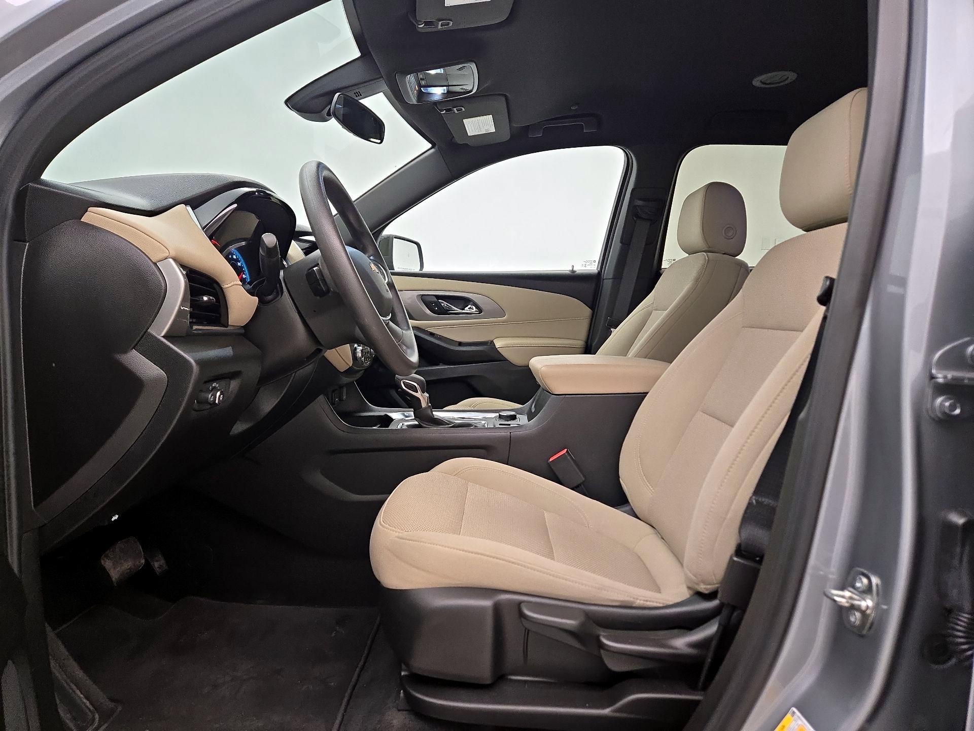 Thumbnail: 2023 Chevrolet Traverse - 11