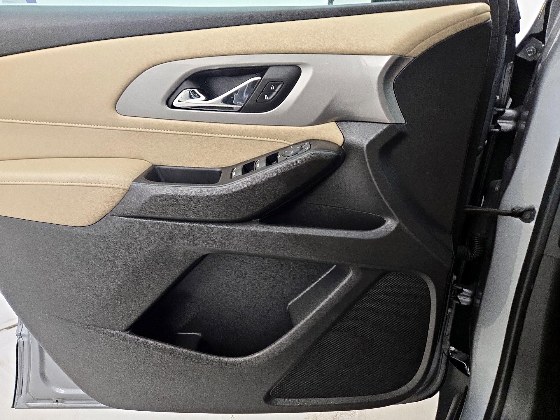 Thumbnail: 2023 Chevrolet Traverse - 12