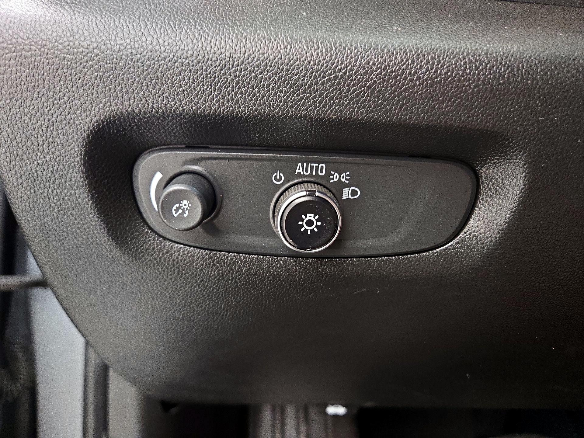 Thumbnail: 2023 Chevrolet Traverse - 13