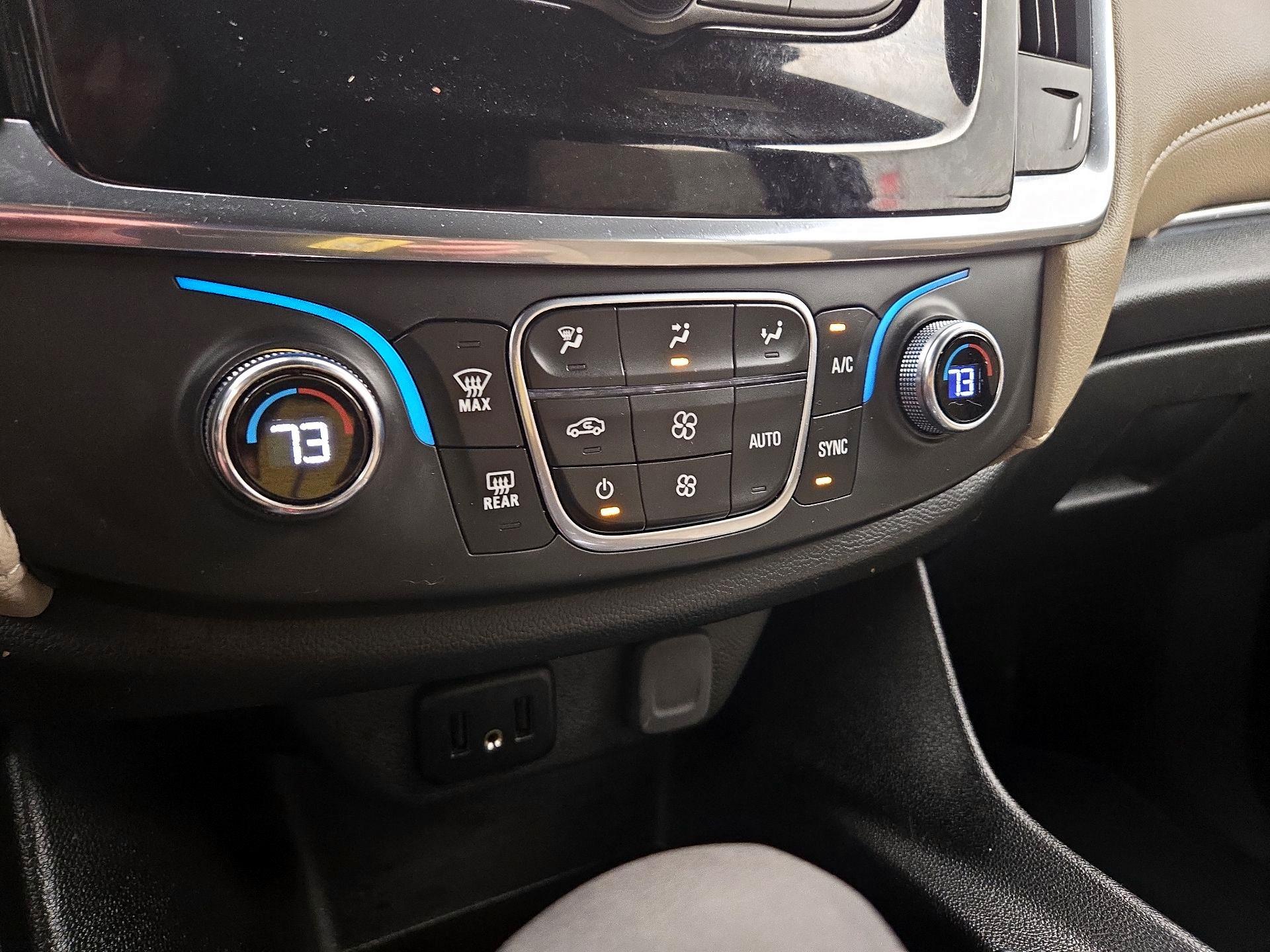 Thumbnail: 2023 Chevrolet Traverse - 16