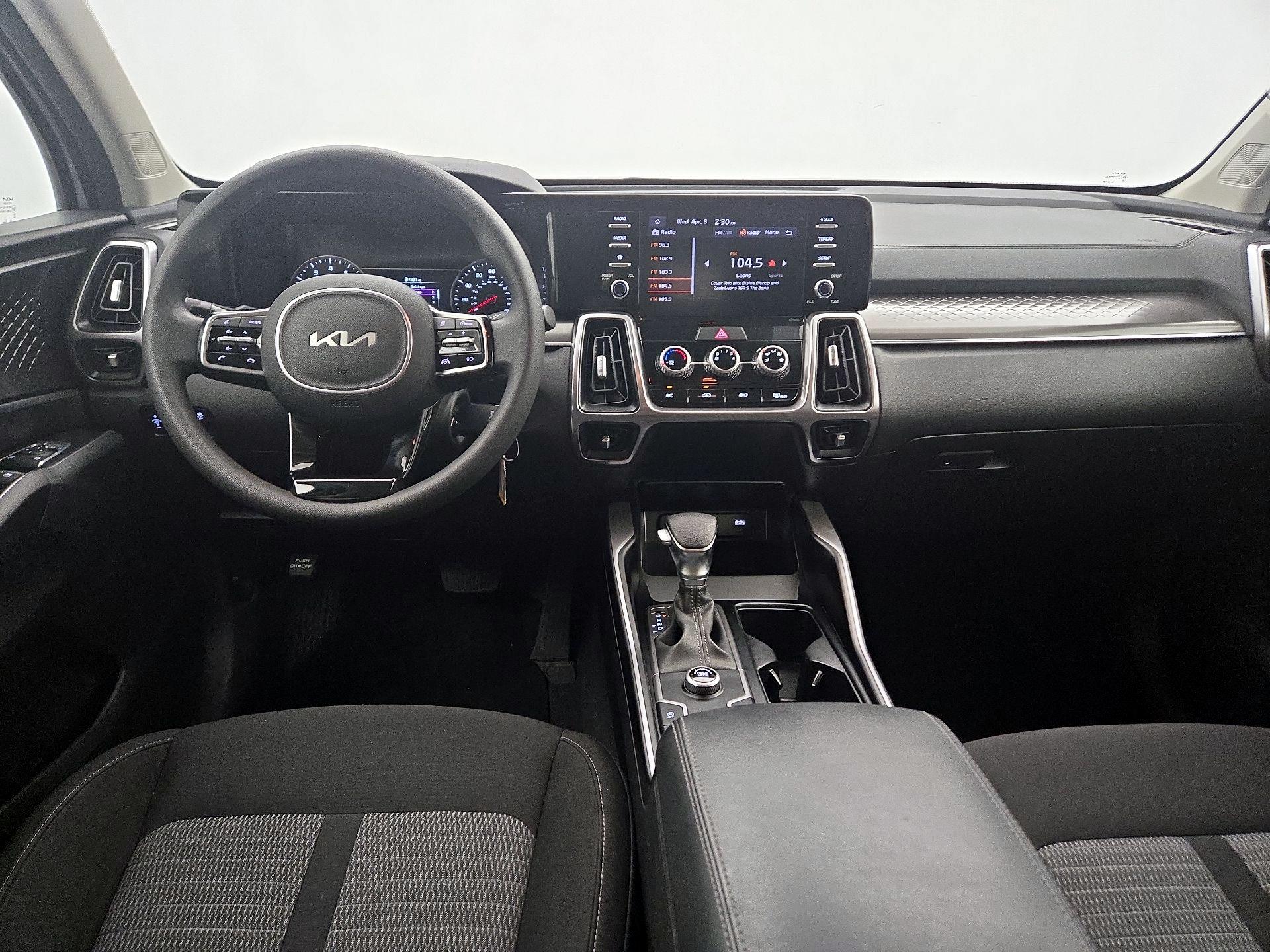 Thumbnail: 2023 Kia Sorento - 9