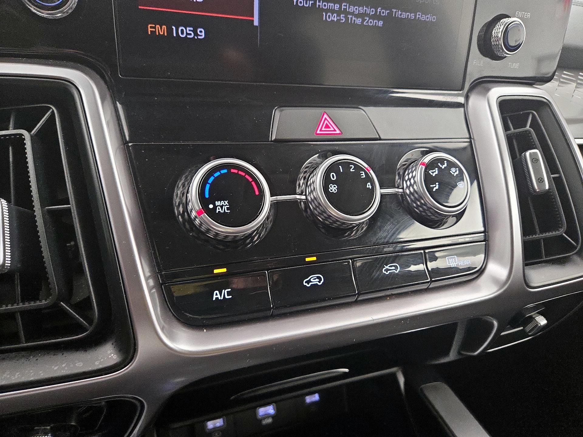 Thumbnail: 2023 Kia Sorento - 16