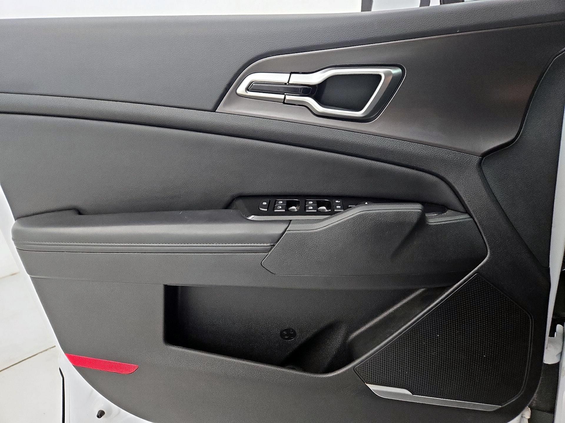 Thumbnail: 2023 Kia Sportage - 12