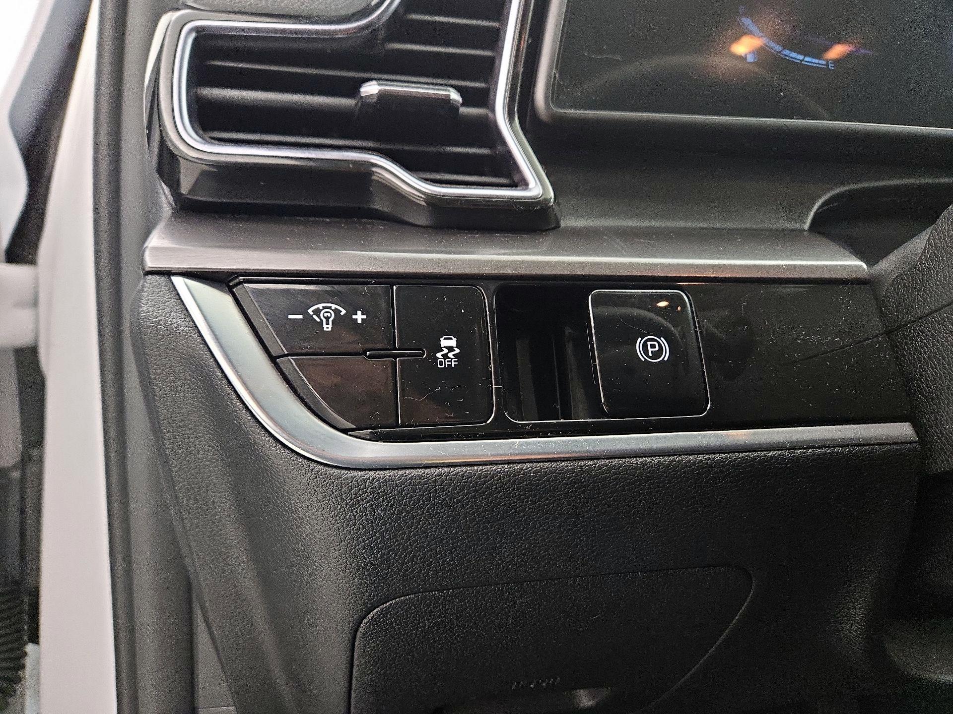 Thumbnail: 2023 Kia Sportage - 13