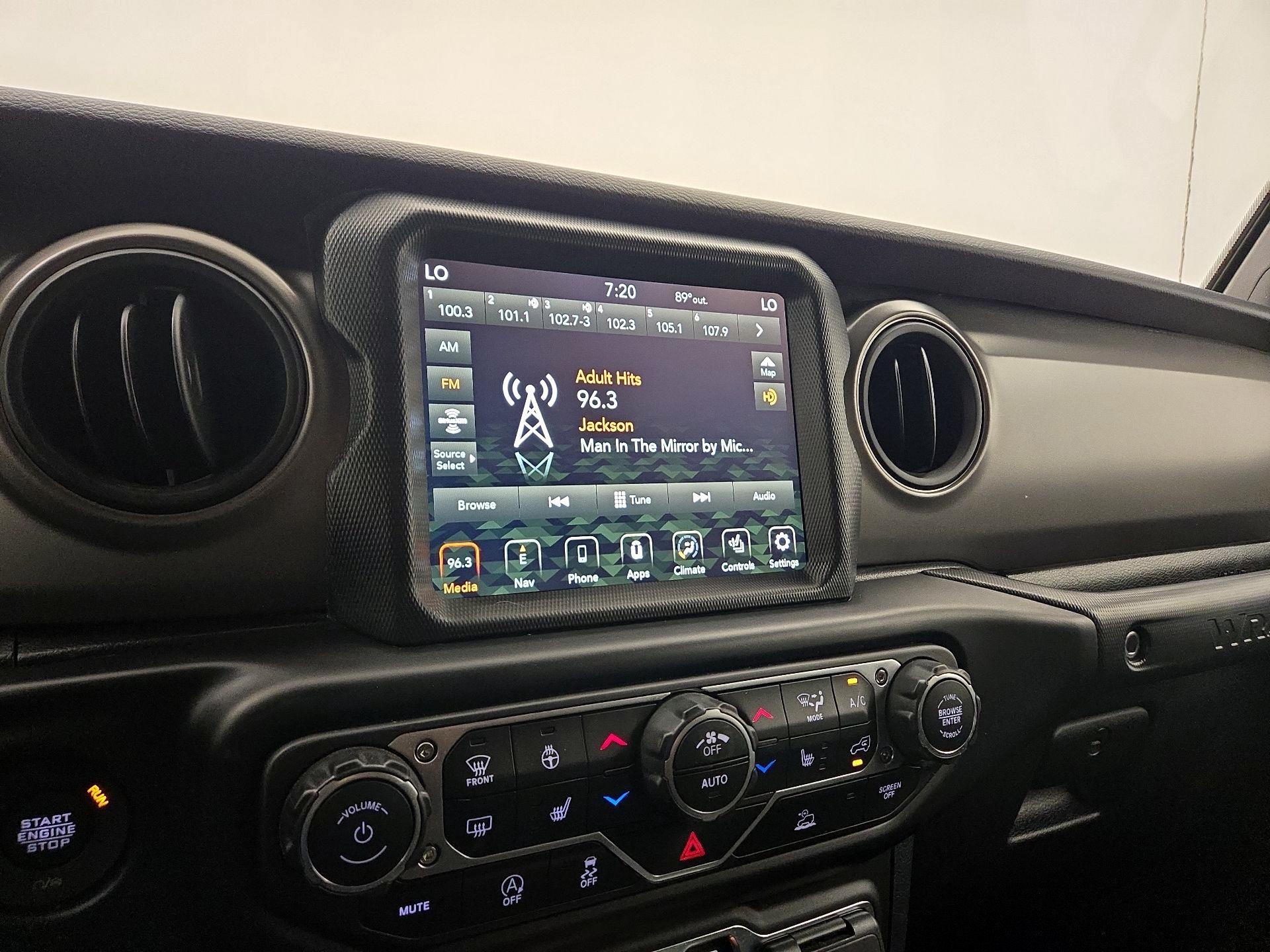 Thumbnail: 2022 Jeep Wrangler - 15