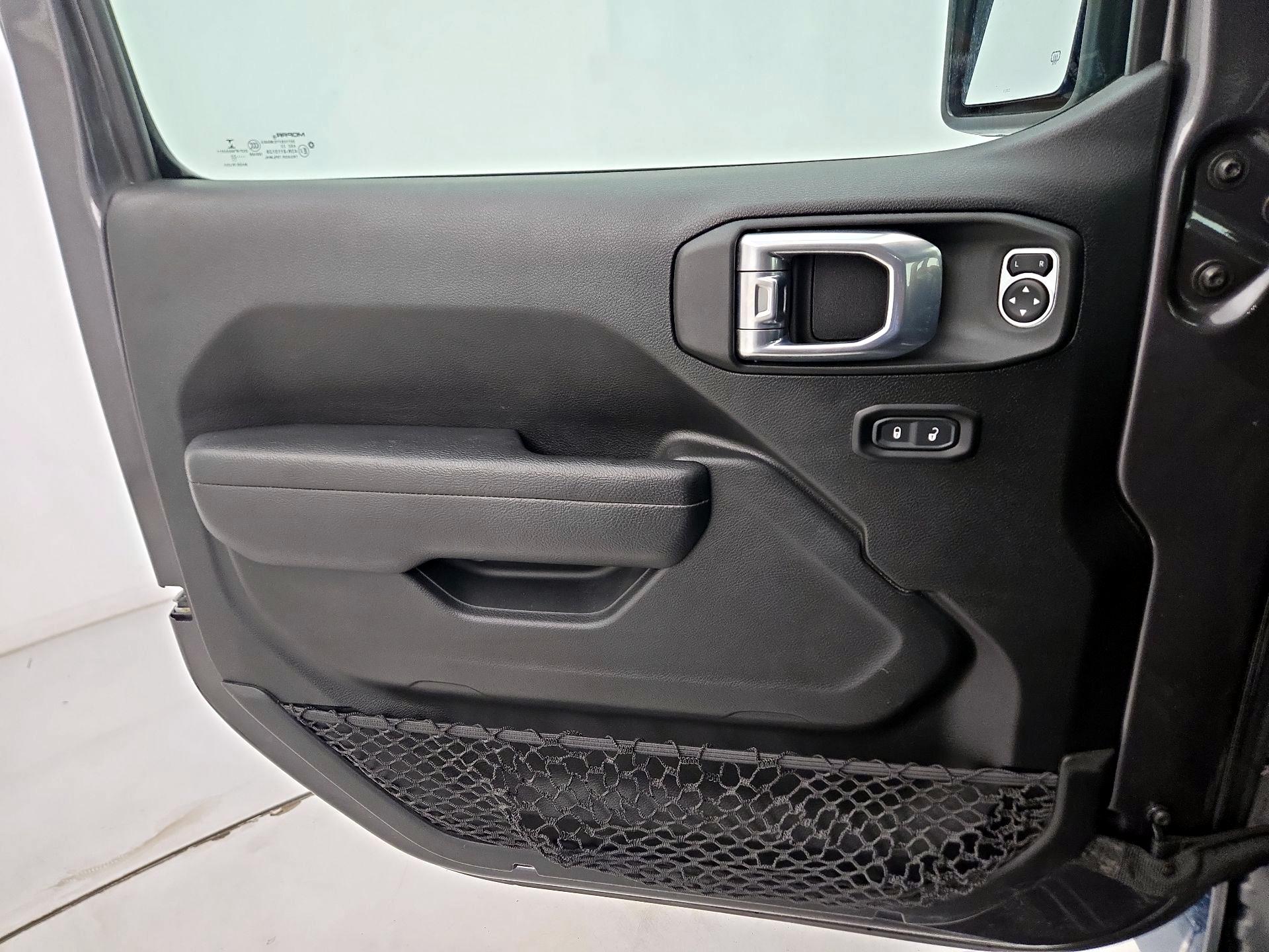 Thumbnail: 2022 Jeep Wrangler - 12