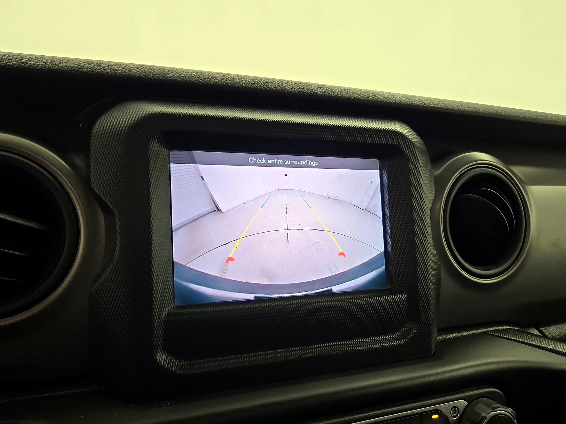 Thumbnail: 2022 Jeep Wrangler - 14