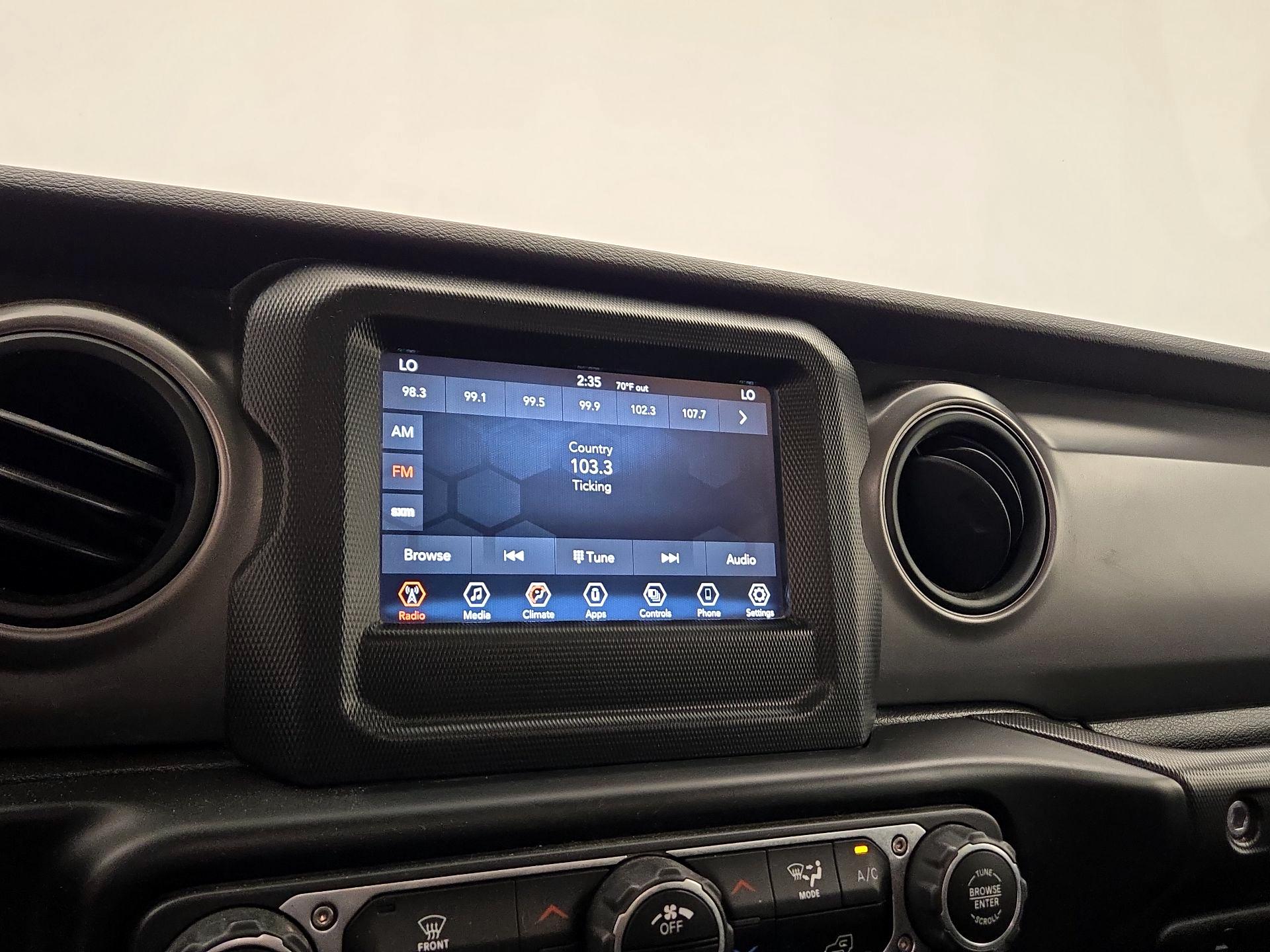 Thumbnail: 2022 Jeep Wrangler - 15