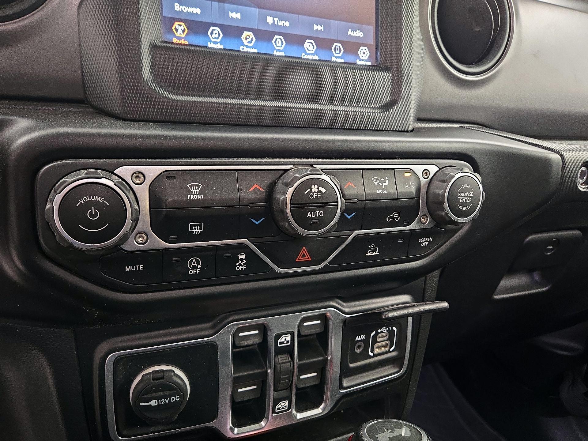 Thumbnail: 2022 Jeep Wrangler - 16