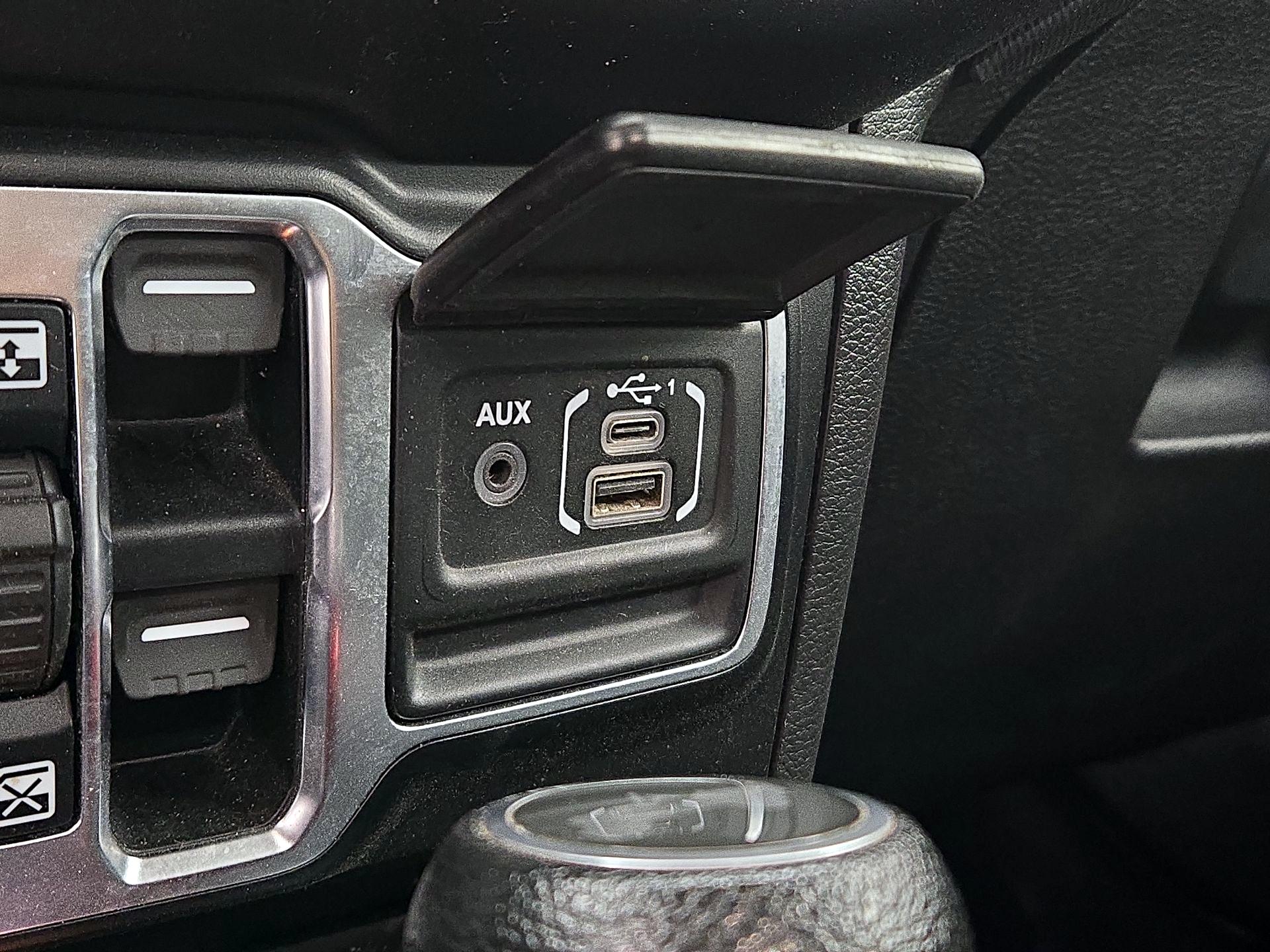 Thumbnail: 2022 Jeep Wrangler - 18