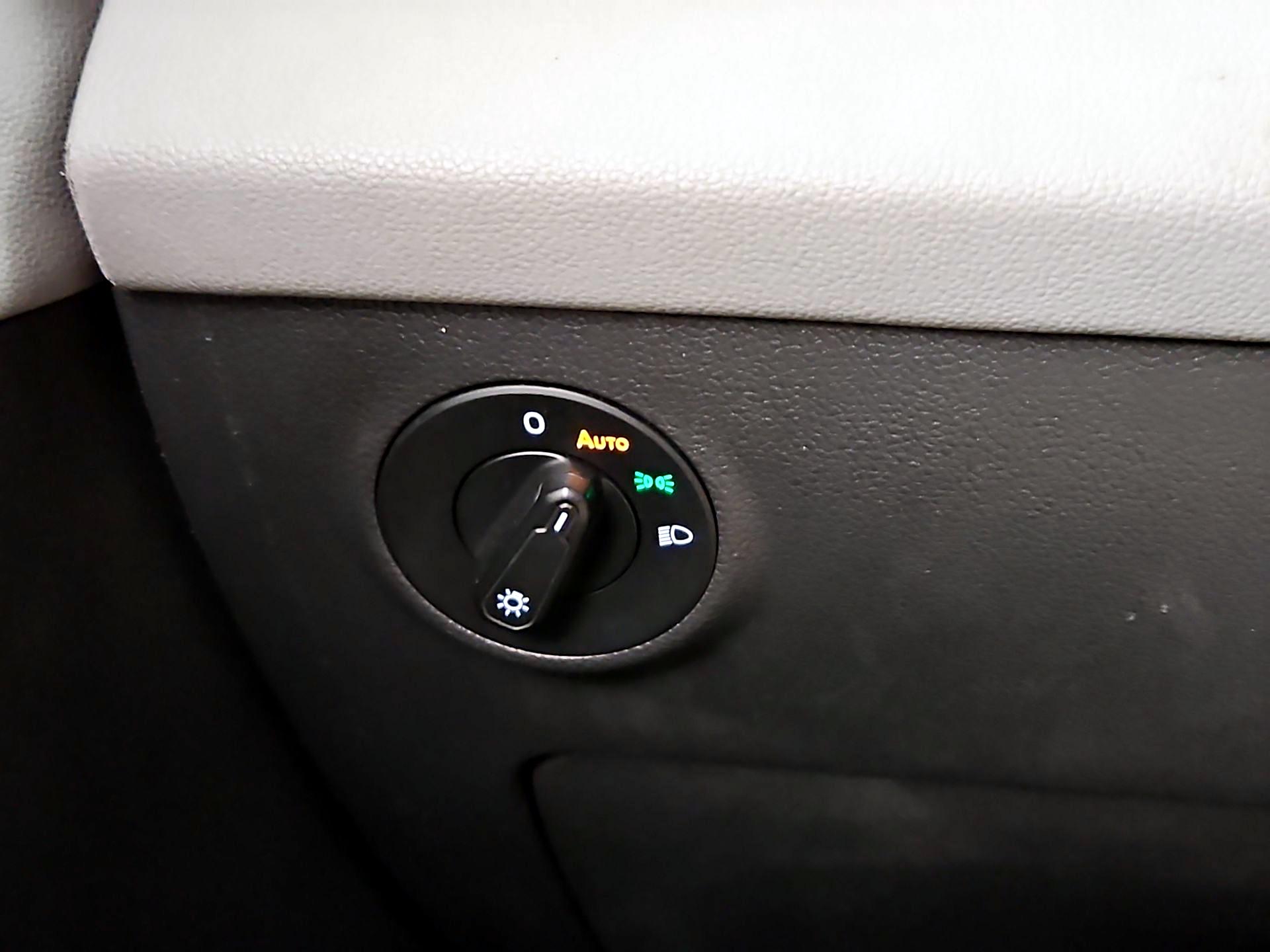 Thumbnail: 2022 Volkswagen Taos - 13