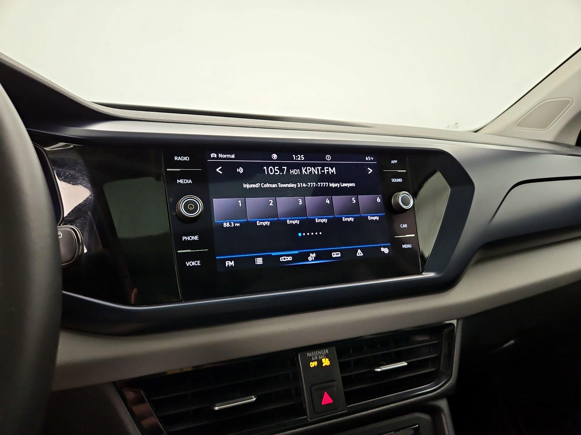 Thumbnail: 2022 Volkswagen Taos - 15