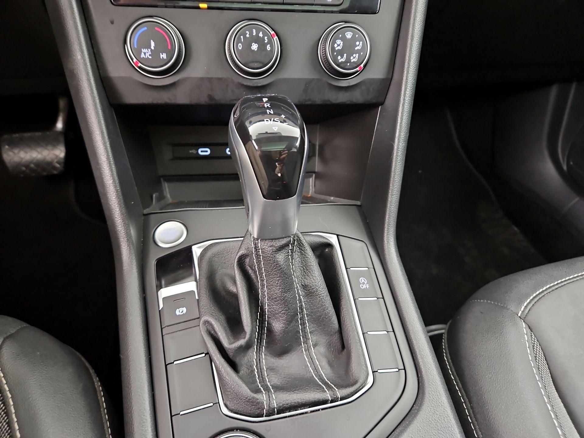 Thumbnail: 2022 Volkswagen Taos - 17