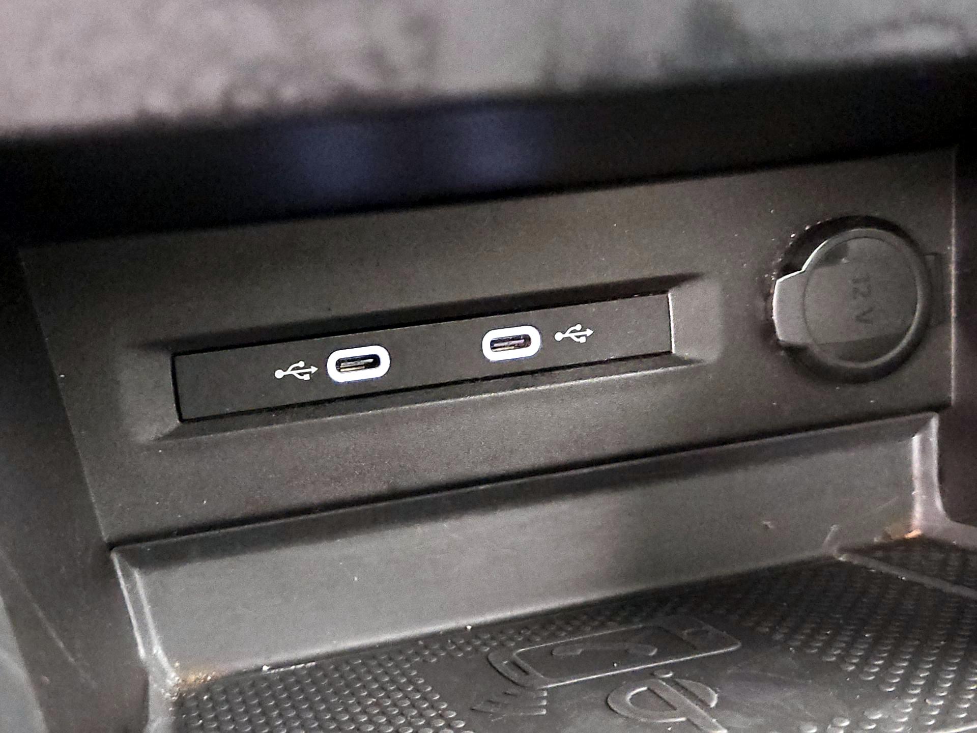 Thumbnail: 2022 Volkswagen Taos - 18