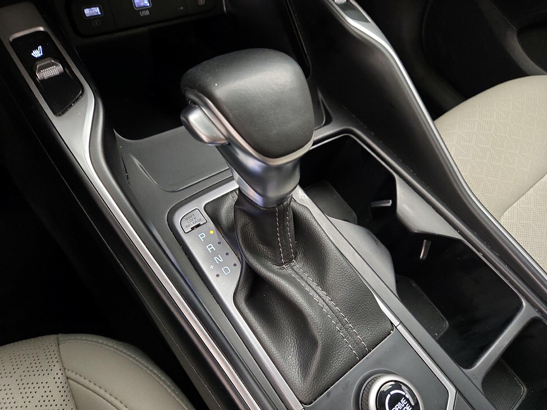 Thumbnail: 2023 Kia Sorento - 18