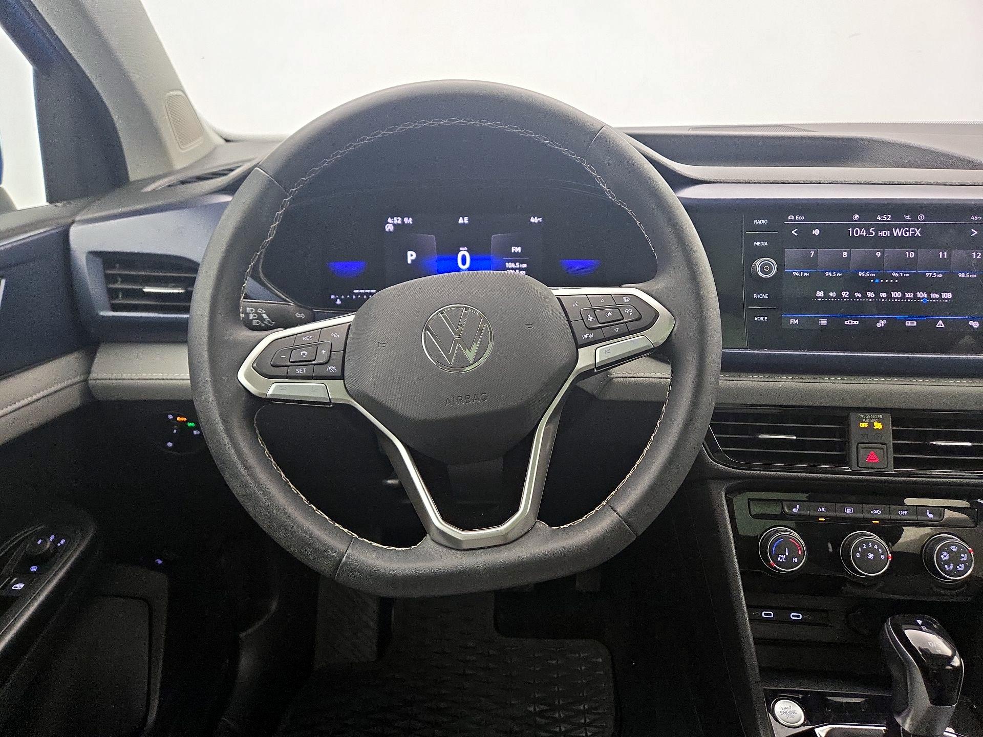 Thumbnail: 2023 Volkswagen Taos - 10