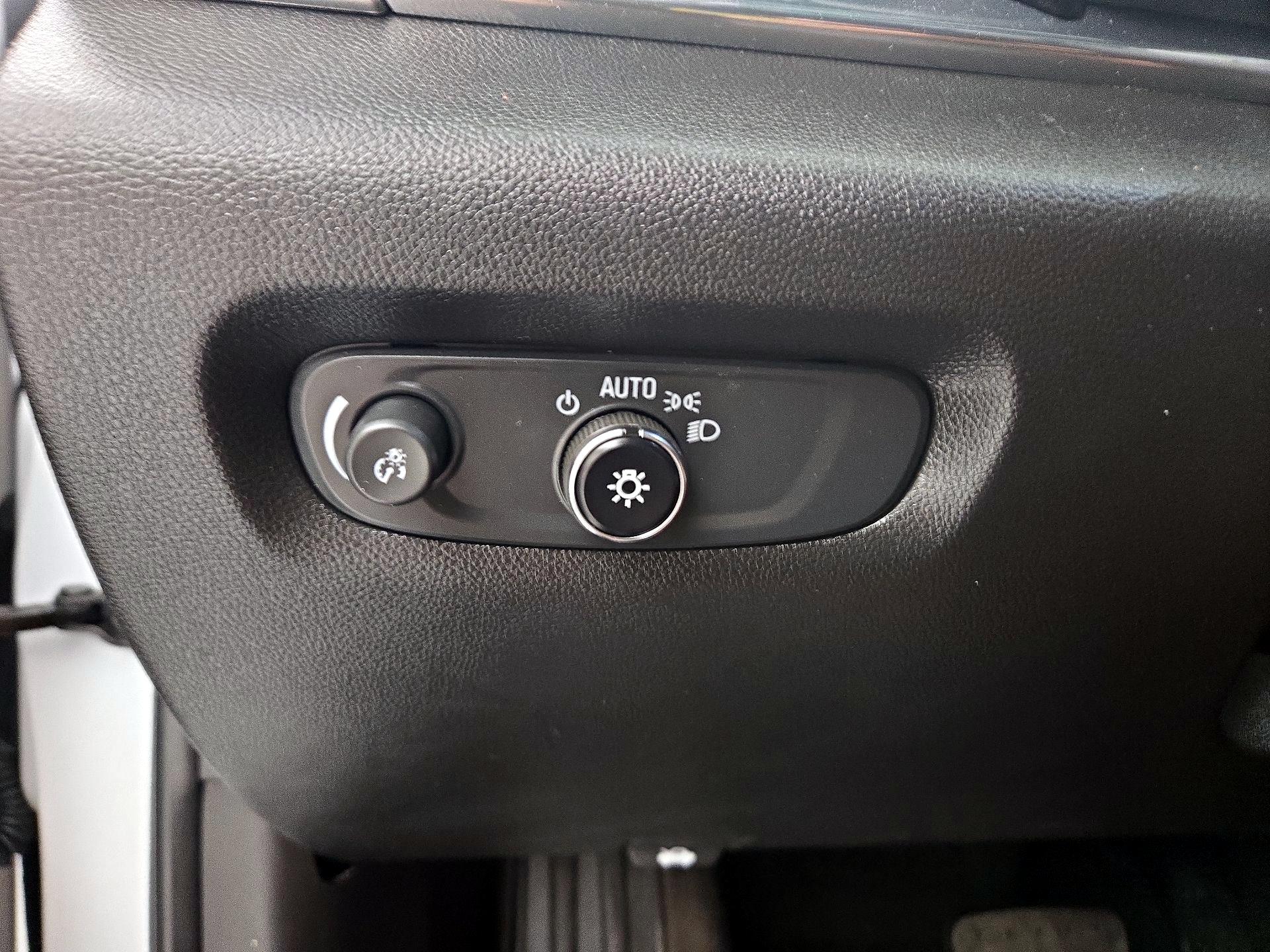 Thumbnail: 2023 Chevrolet Traverse - 13