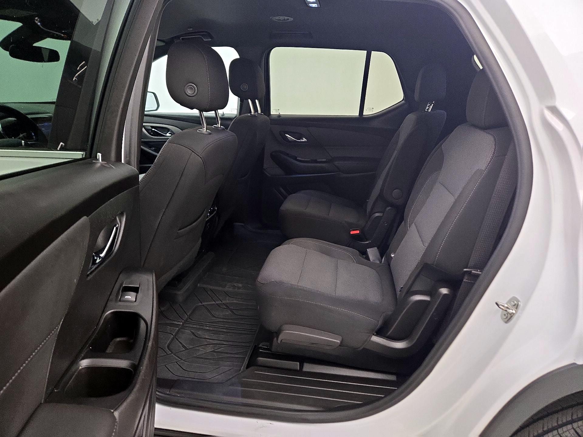 Thumbnail: 2023 Chevrolet Traverse - 19