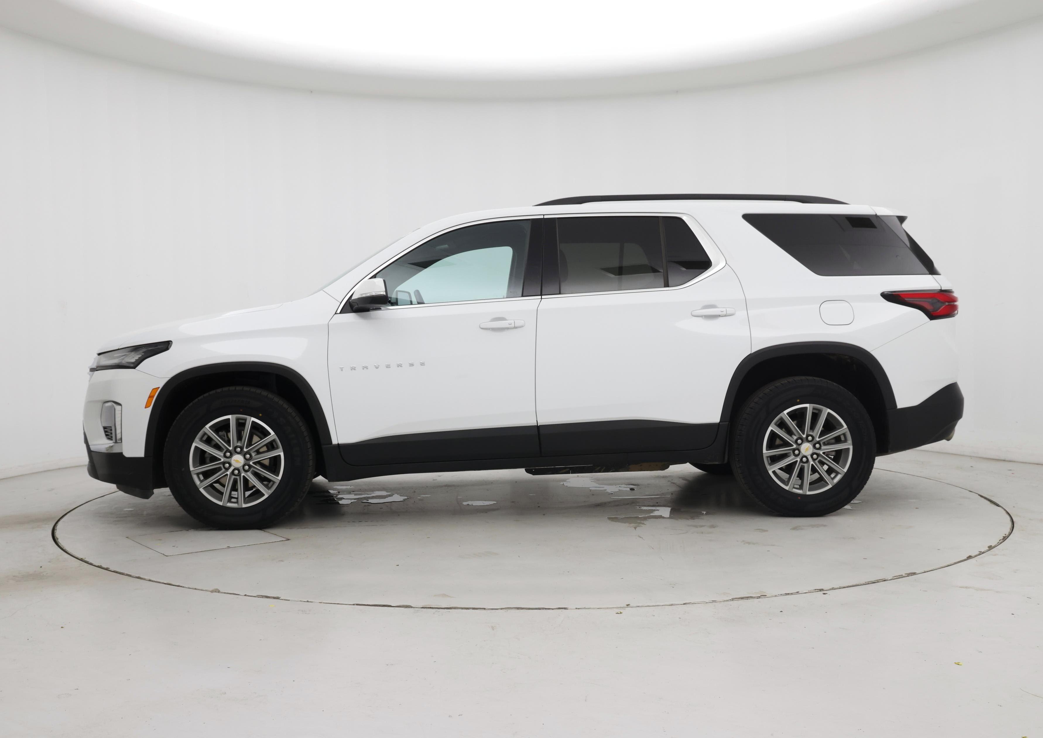 Thumbnail: 2023 Chevrolet Traverse - 3