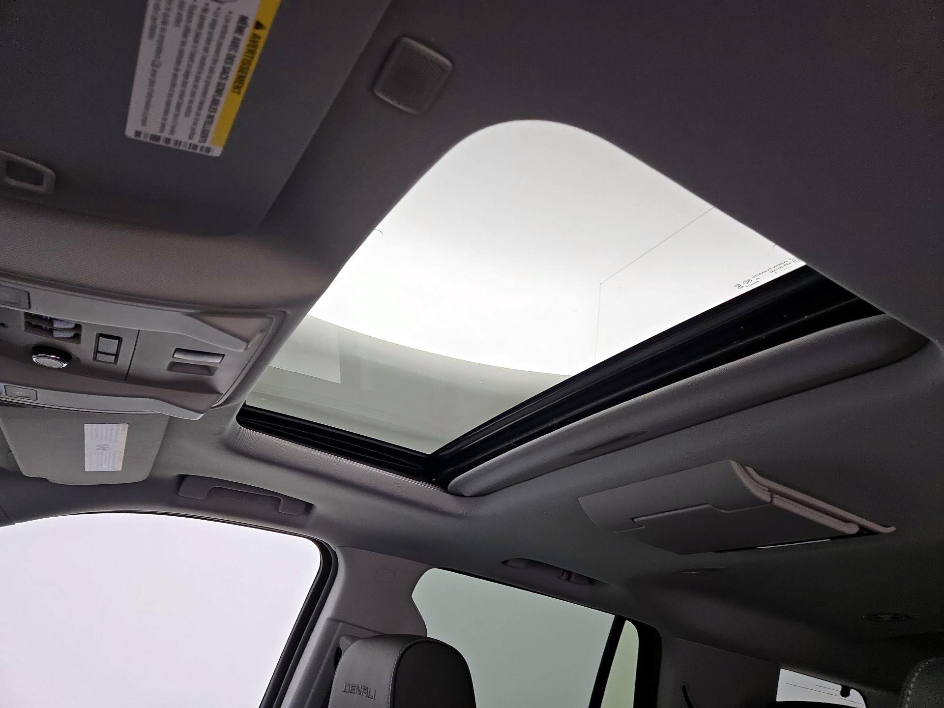 Thumbnail: 2020 GMC Yukon - 19