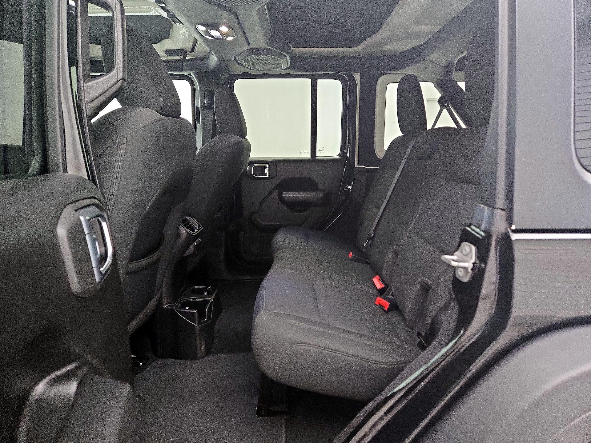 Thumbnail: 2022 Jeep Wrangler - 19