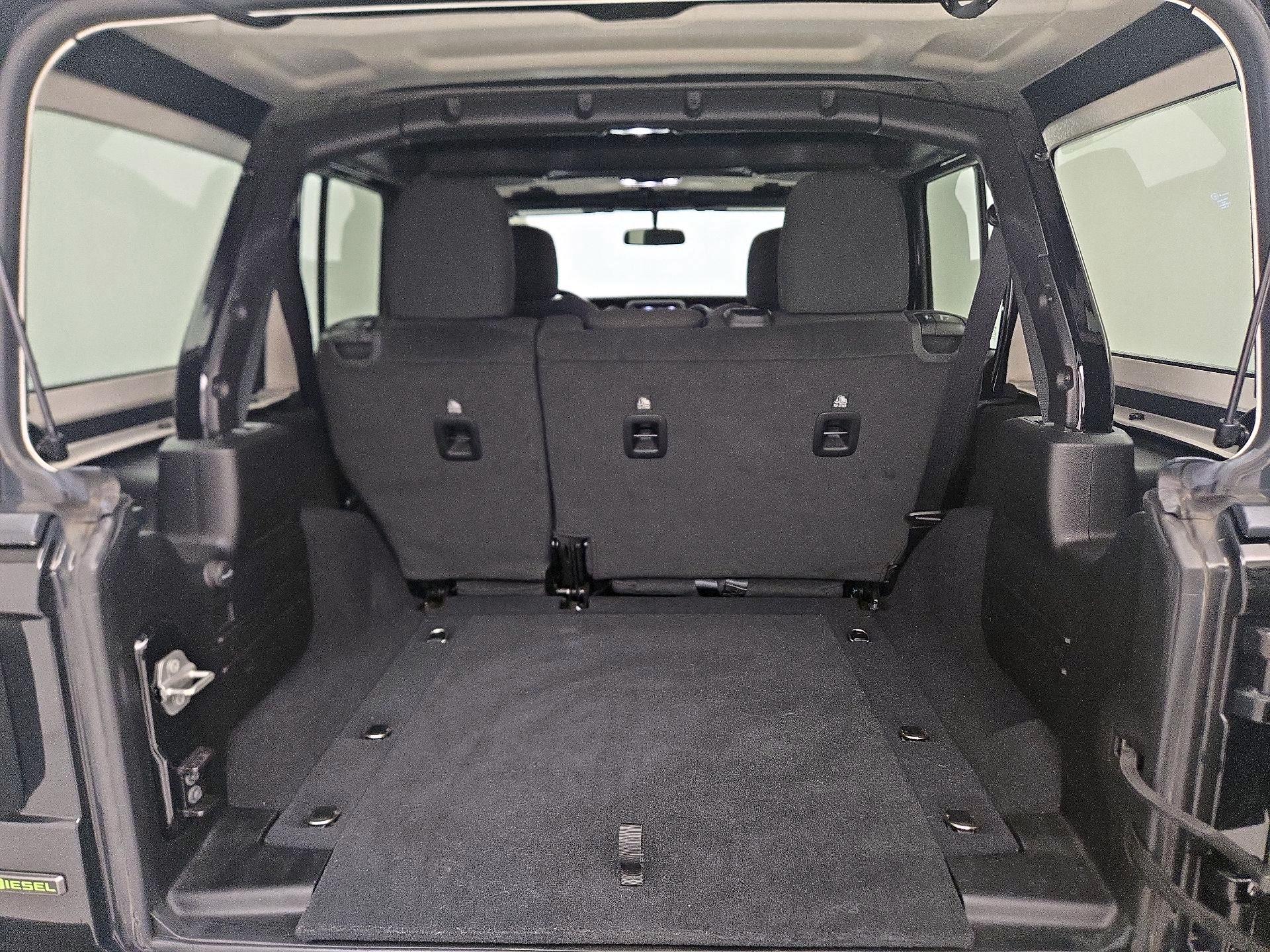 Thumbnail: 2022 Jeep Wrangler - 20