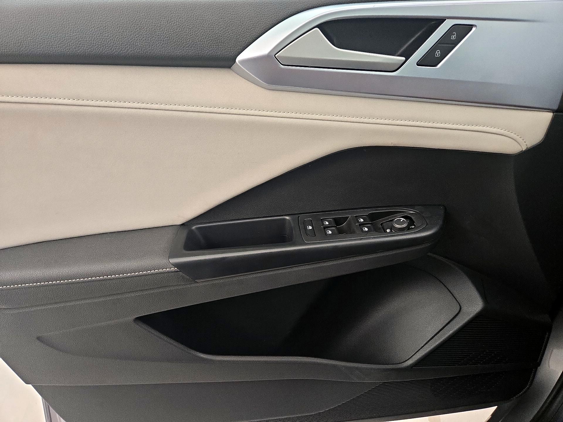 Thumbnail: 2025 Volkswagen Taos - 12