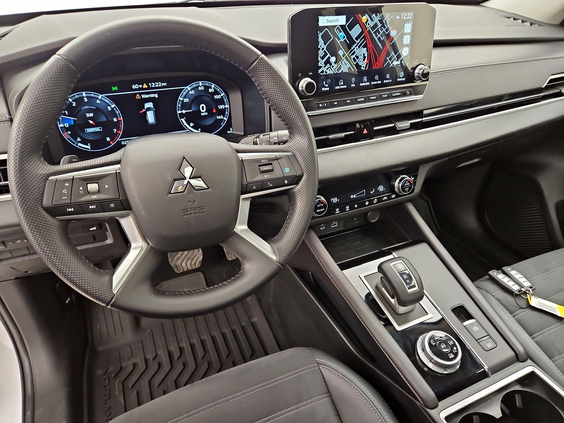 Thumbnail: 2024 Mitsubishi Outlander - 9