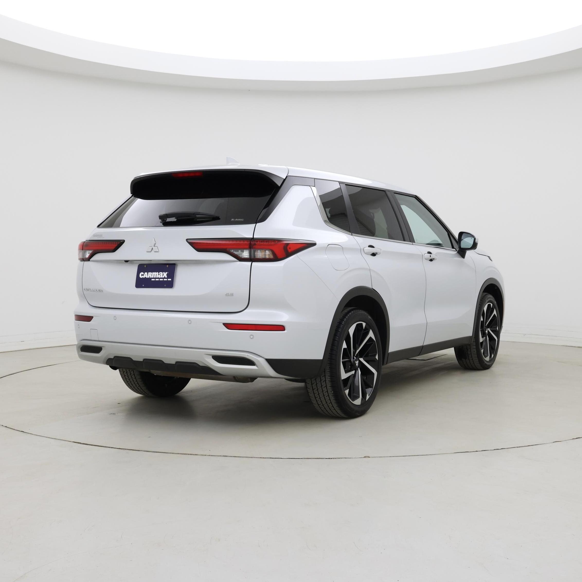 Thumbnail: 2024 Mitsubishi Outlander - 8