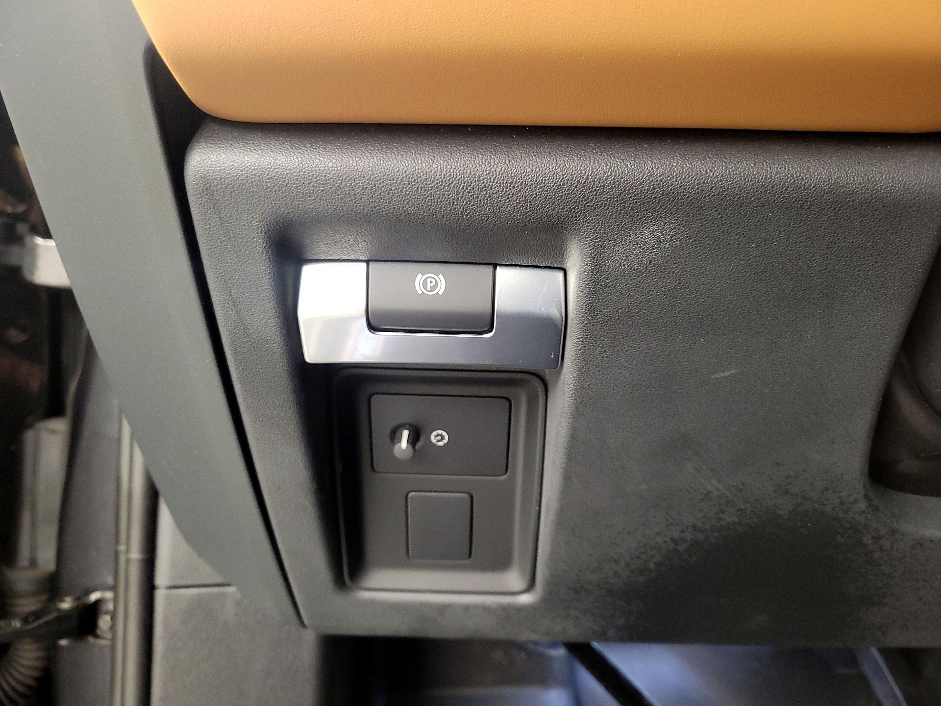 Thumbnail: 2024 Land Rover Defender - 13