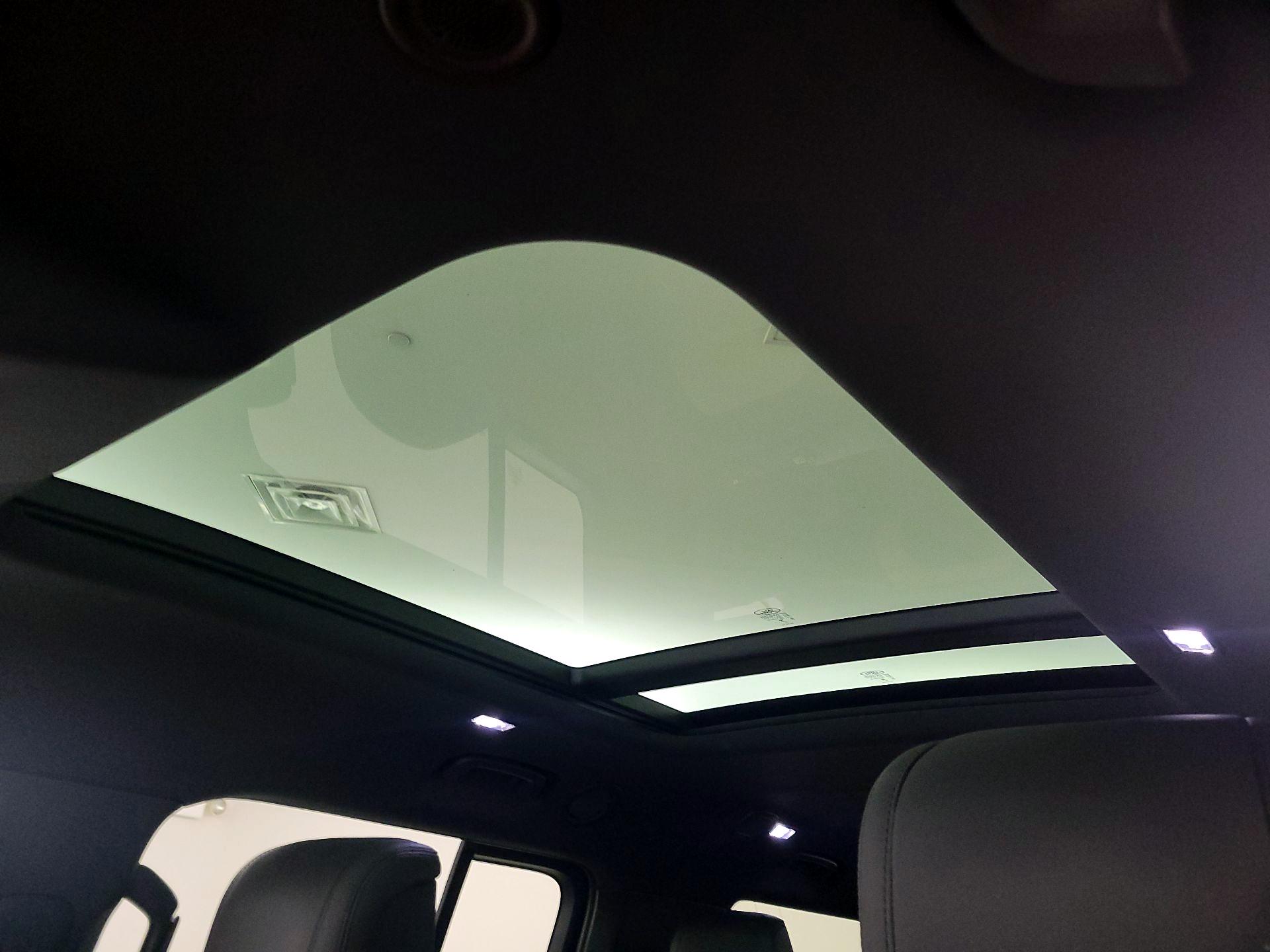 Thumbnail: 2024 Land Rover Defender - 20