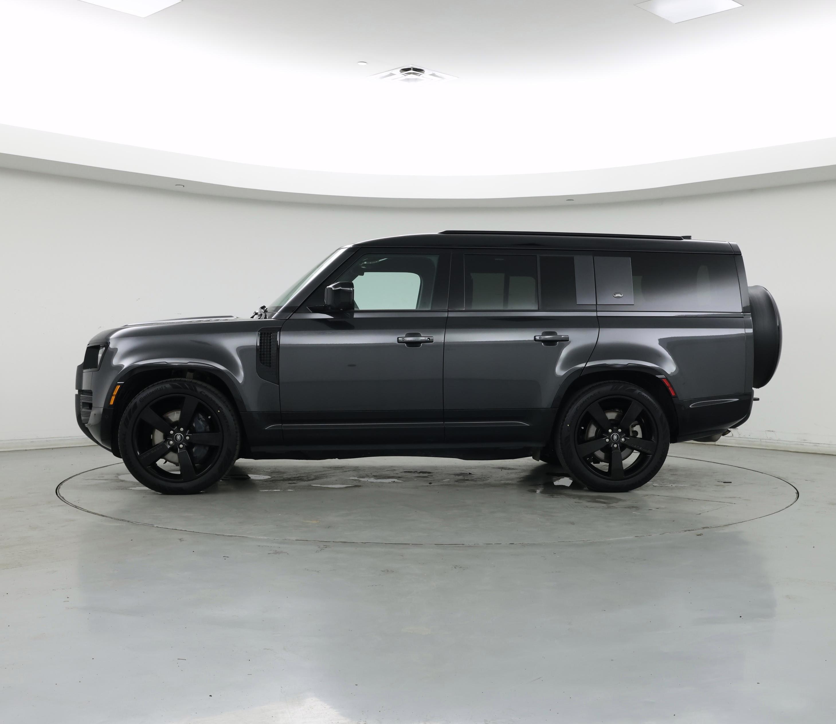 Thumbnail: 2024 Land Rover Defender - 3