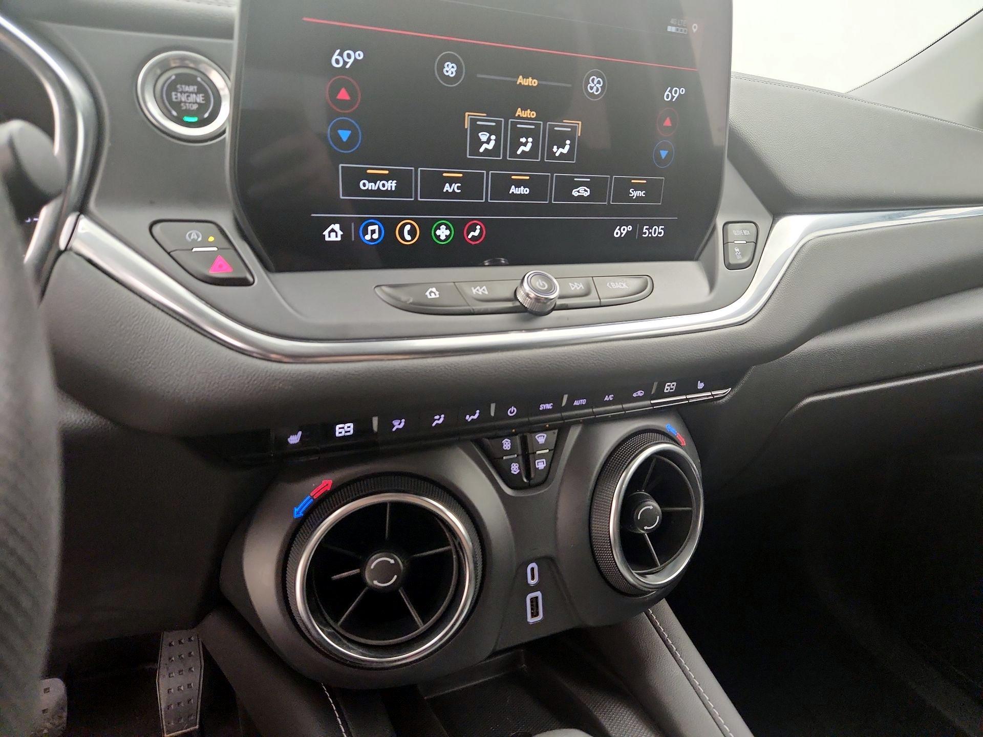 Thumbnail: 2023 Chevrolet Blazer - 16