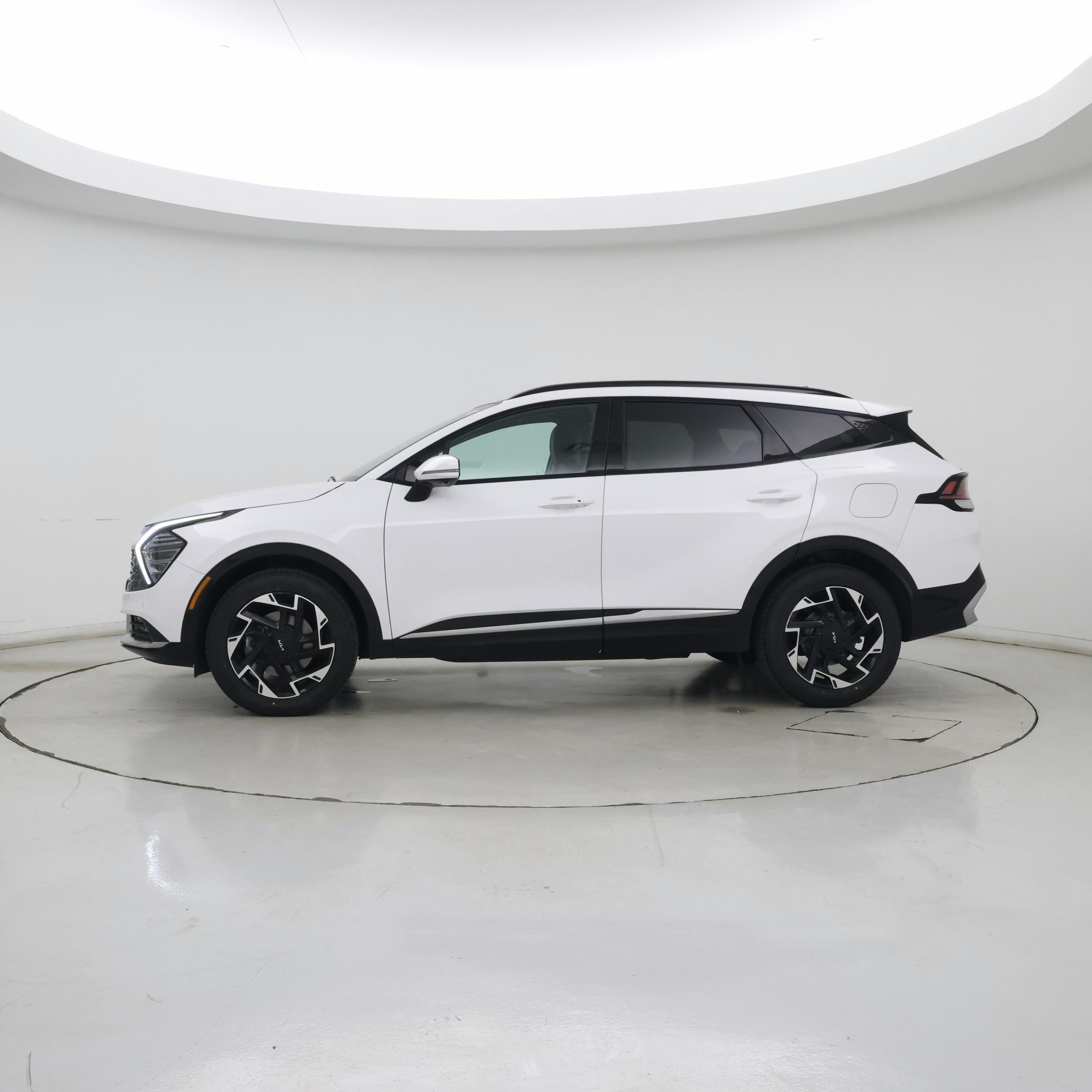 Thumbnail: 2023 Kia Sportage - 3