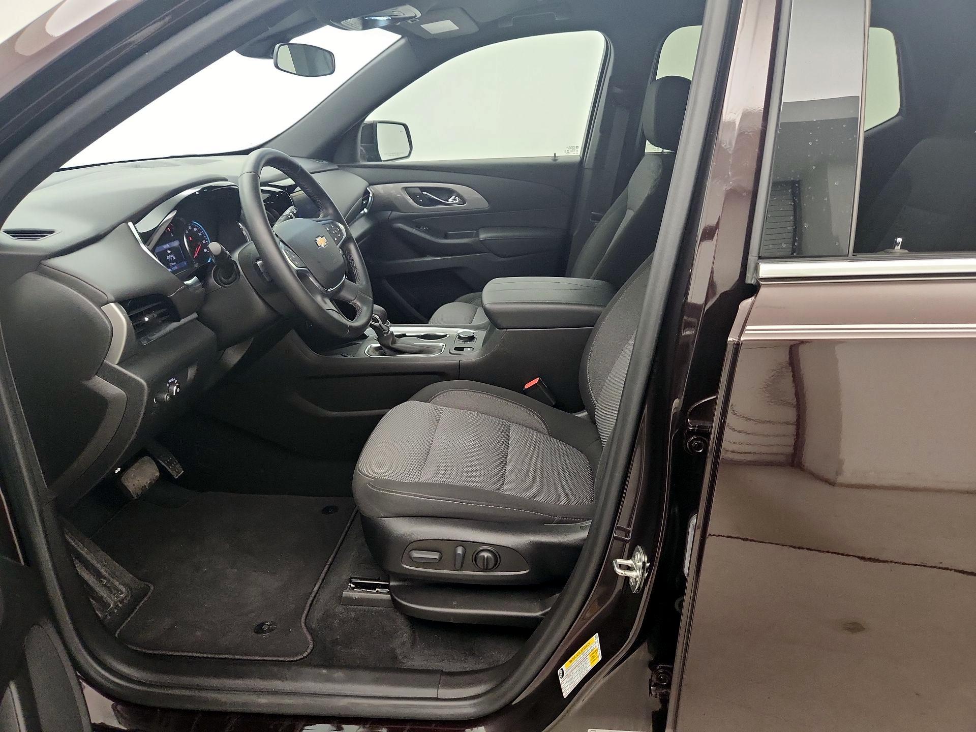 Thumbnail: 2023 Chevrolet Traverse - 11