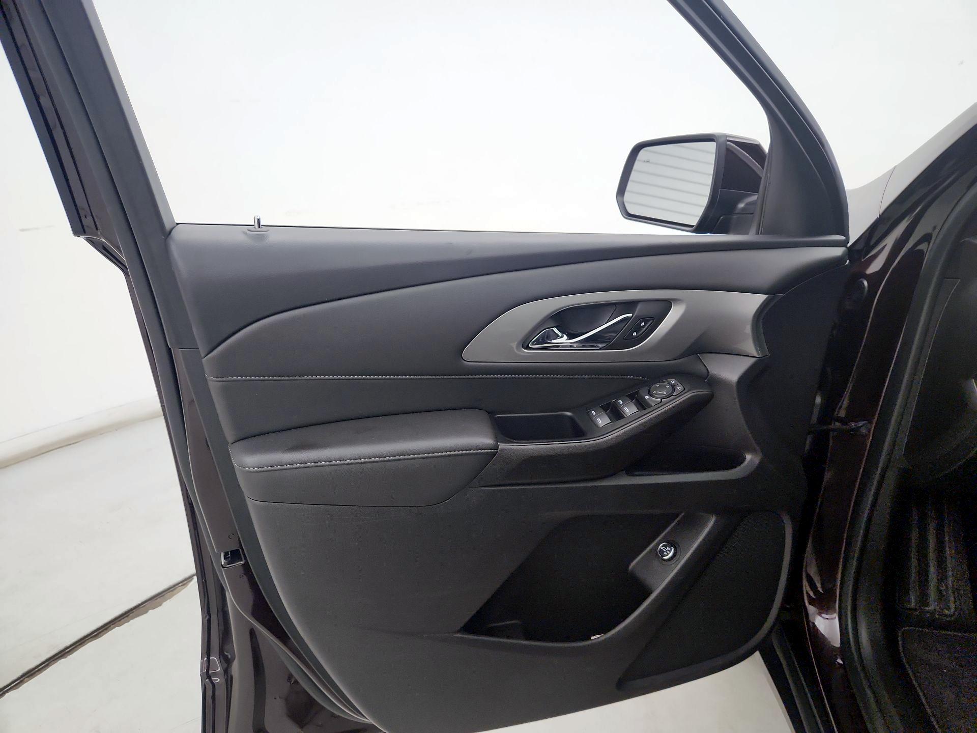 Thumbnail: 2023 Chevrolet Traverse - 12