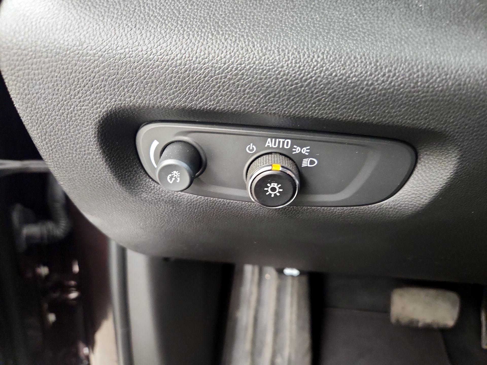 Thumbnail: 2023 Chevrolet Traverse - 13