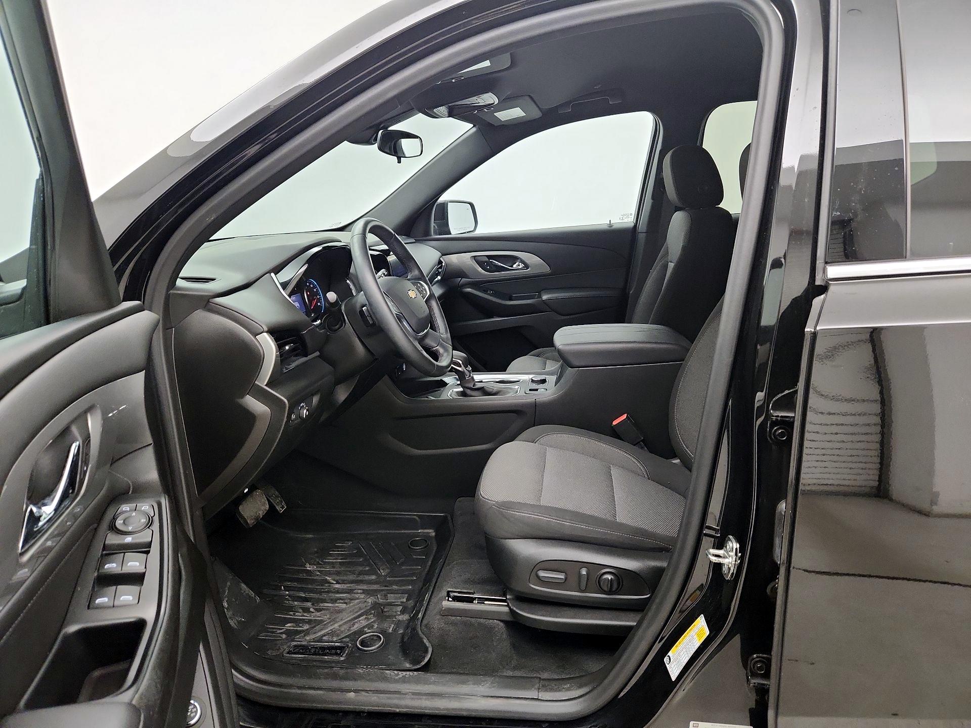 Thumbnail: 2023 Chevrolet Traverse - 11